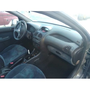 peugeot 206 berlina del año 2000