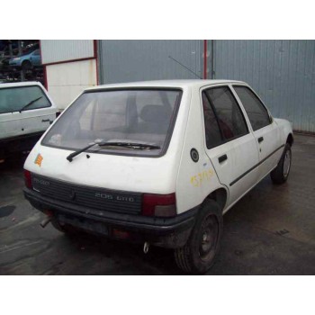 peugeot 205 berlina del año 1990