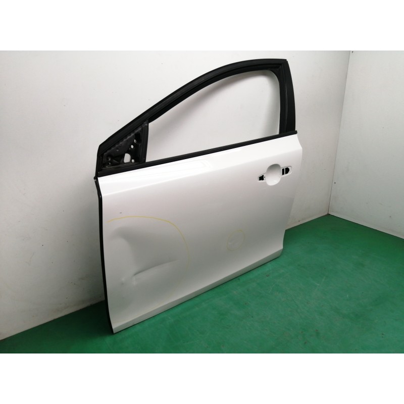 PUERTA DELANTERA IZQUIERDA NECESITA REPARACION OBSERVAR FOTOS