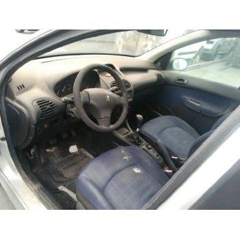 peugeot 206 berlina del año 2002