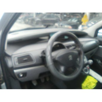 peugeot 807 del año 2004