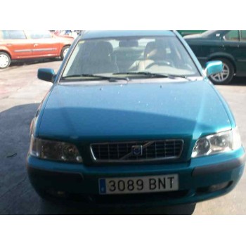 volvo v40 familiar del año 2001