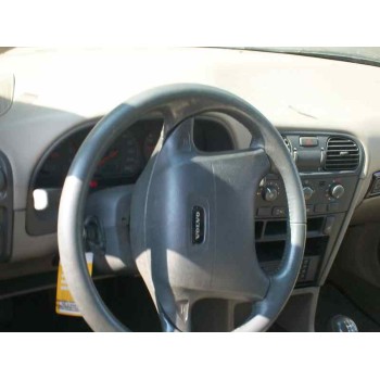 volvo v40 familiar del año 2001