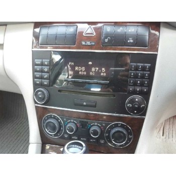 mercedes-benz clase c (w203) berlina del año 2004