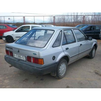 ford escort berlina del año 1987