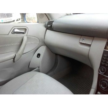 mercedes-benz clase c (w203) berlina del año 2004