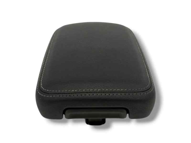 Recambio de apoyabrazos central para mercedes-benz clase gla (w156) 200 cdi referencia OEM IAM A24668089018  