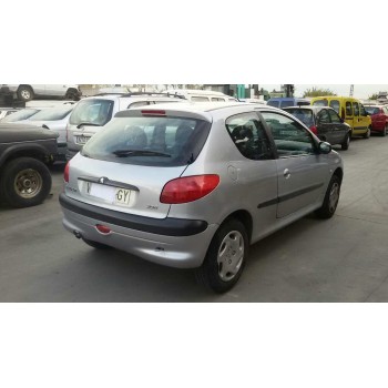 peugeot 206 berlina del año 2000