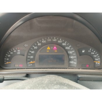 mercedes-benz clase c (w203) berlina del año 2001