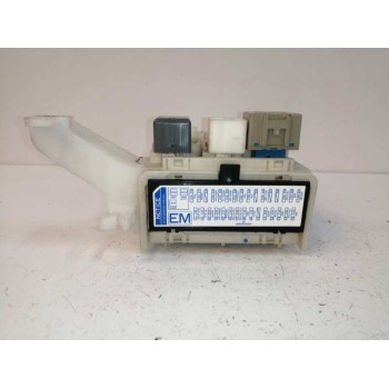 Recambio de caja reles / fusibles para toyota auris 2.0 d-4d cat referencia OEM IAM 8273002150A  