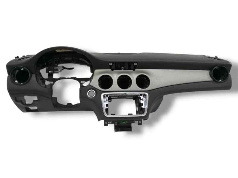 Recambio de salpicadero para mercedes-benz clase gla (w156) 200 cdi referencia OEM IAM 1176800801  