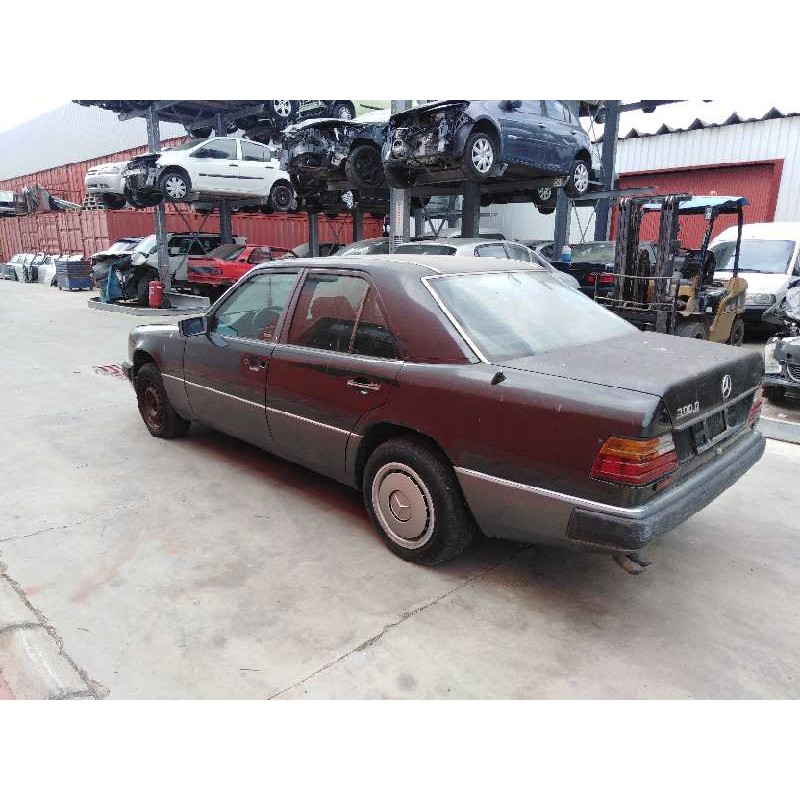 MERCEDES-BENZ 124 Sedán (W124) 1993