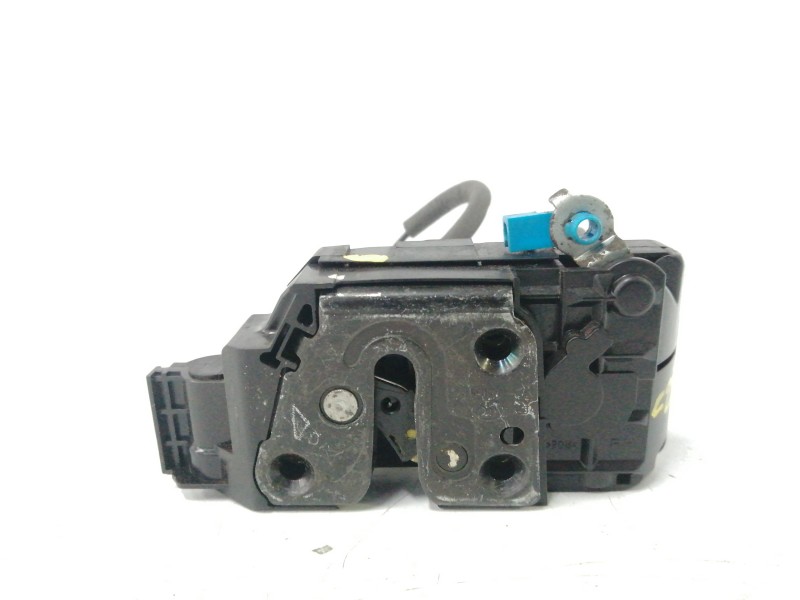 Recambio de cerradura puerta delantera derecha para hyundai i20 1.4 crdi cat referencia OEM IAM 813201J030  