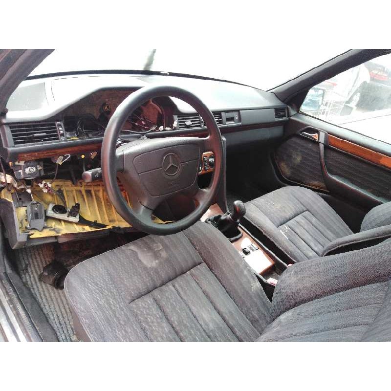 MERCEDES-BENZ 124 Sedán (W124) 1993