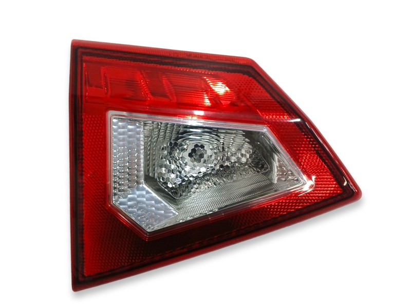 Recambio de piloto trasero izquierdo interior para suzuki vitara 1.6 ddis glx 4x4 referencia OEM IAM Recambio de piloto trasero izquierdo interior para suzuki vitara 1.6 ddis glx 4x4 referencia OEM IAM