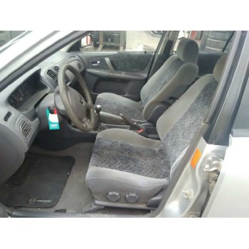 mazda 323 berlina f/s (bj) del año 2001