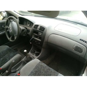 mazda 323 berlina f/s (bj) del año 2001