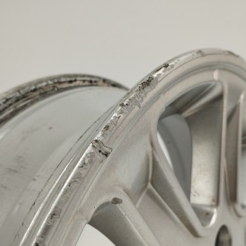 Recambio de llanta para peugeot 1007 1.4 hdi referencia OEM IAM ANTILOPE2 6JX16CH4ET27 4H 4X110