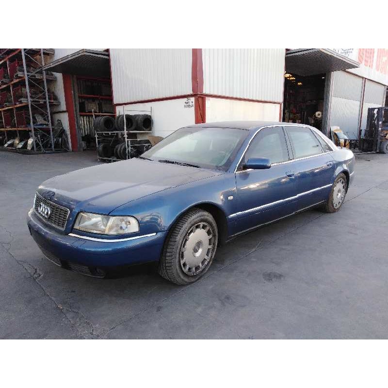 AUDI A8 (D2)