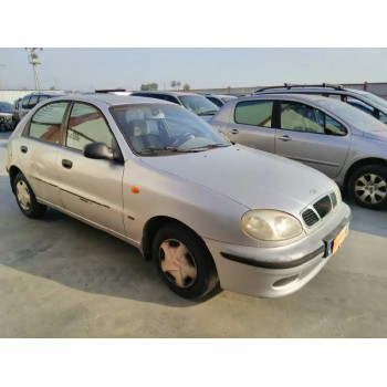 daewoo lanos del año 2000
