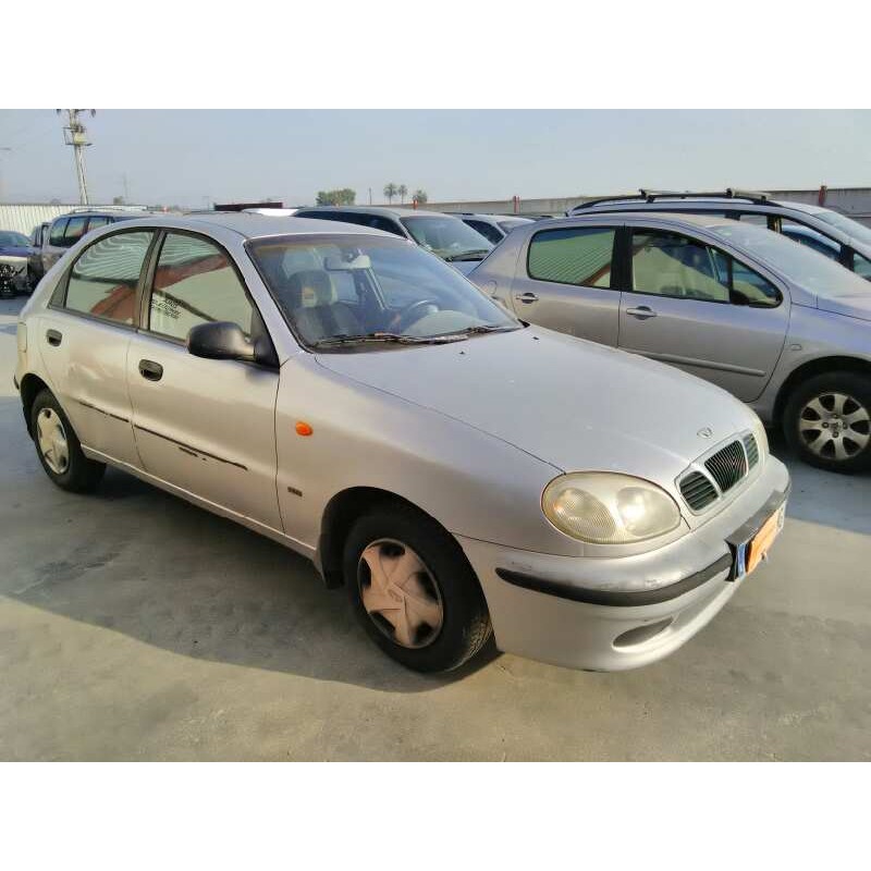 daewoo lanos del año 2000