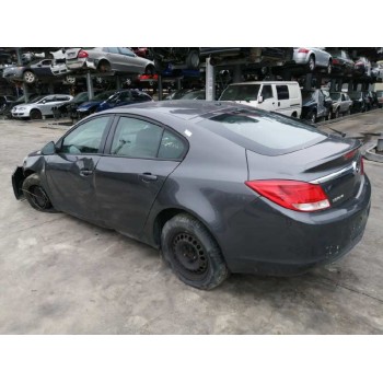 opel insignia berlina del año 2011