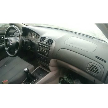 mazda 323 berl. f/s (bj) del año 2003