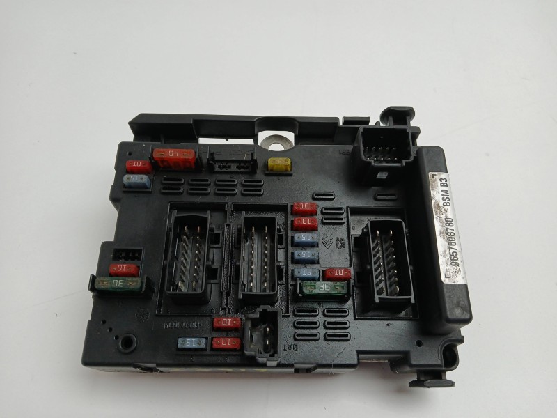Recambio de caja reles / fusibles para peugeot 307 break / sw (s1) 1.6 hdi referencia OEM IAM 9657608780  