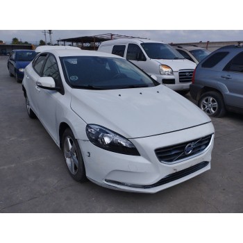 volvo v40 del año 2015