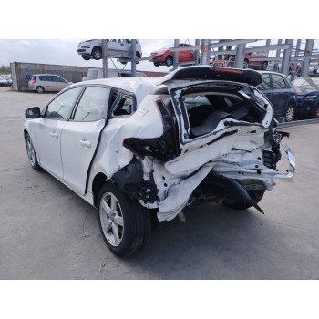 volvo v40 del año 2015