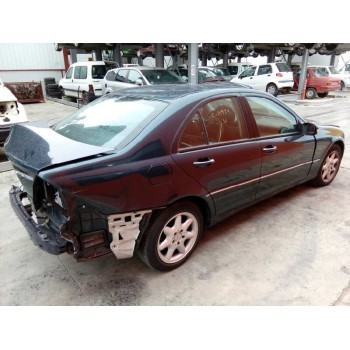 mercedes-benz clase c (w203) berlina del año 2003