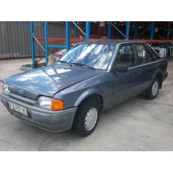 ford escort berlina del año 1986
