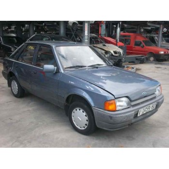 ford escort berlina del año 1986