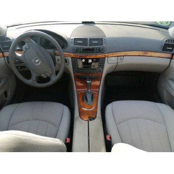 mercedes-benz clase e (w211) berlina del año 2006