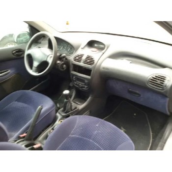 peugeot 206 berlina del año 2003