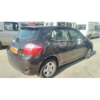 toyota auris del año 2012