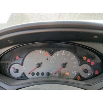 ford focus berlina (cak) del año 2001