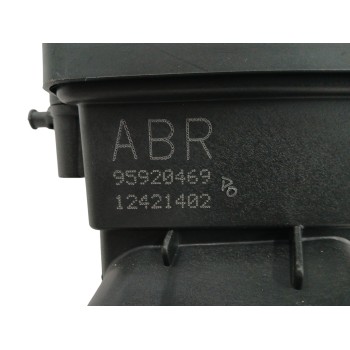 Recambio de filtro aire para chevrolet aveo berlina hatchback 1.4 cat referencia OEM IAM 95920469  