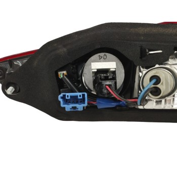 Recambio de piloto trasero izquierdo interior para toyota yaris 1.5 16v cat (híbrido) referencia OEM IAM 815910D620  