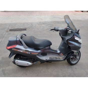 piaggio x8 del año 2006