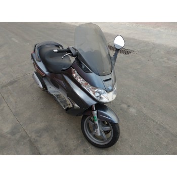 piaggio x8 del año 2006