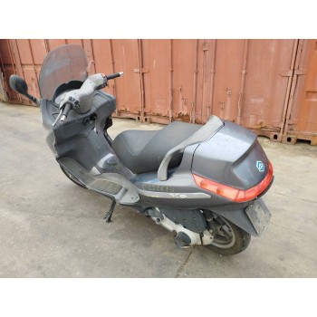 piaggio x8 del año 2006