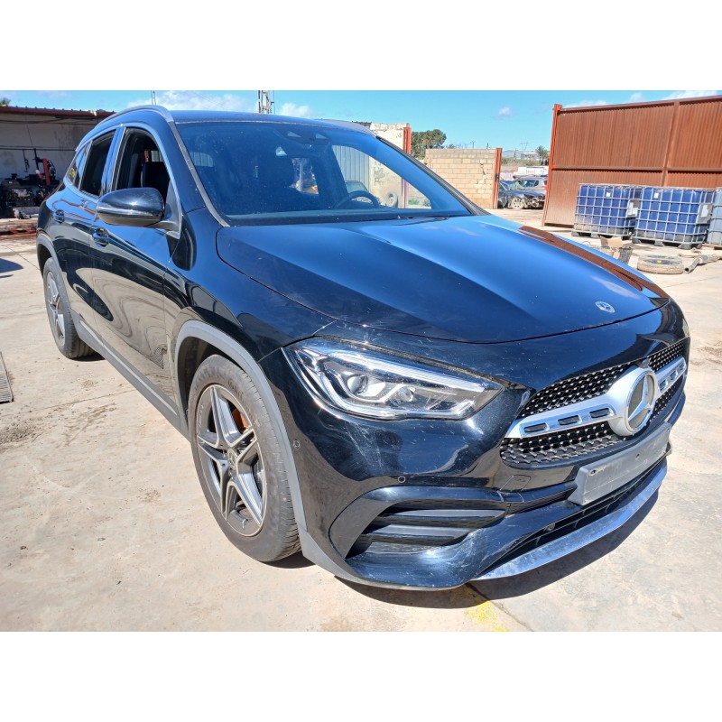 MERCEDES-BENZ GLA (H247)