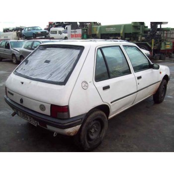 peugeot 205 berlina del año 1983