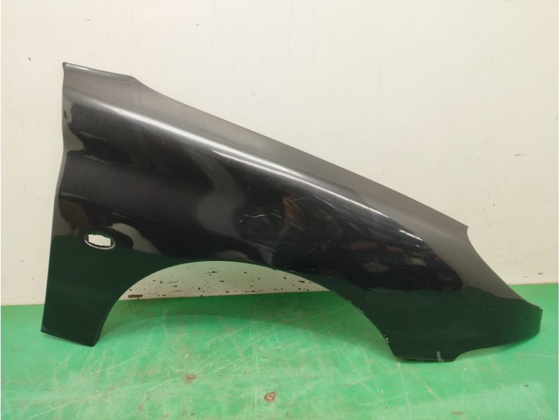 Recambio de aleta delantera derecha para peugeot 206 berlina 1.4 hdi referencia OEM IAM 7841L0  