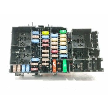 CAJA RELES / FUSIBLES 240104659R 