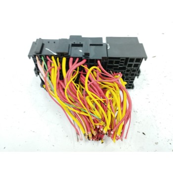 Recambio de caja reles / fusibles para renault express iii 1.5 blue dci 95 (f6ab) referencia OEM IAM 240104659R  