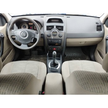 renault megane ii classic berlina del año 2006