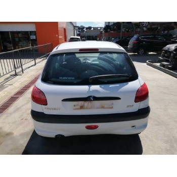 peugeot 206 berlina del año 2001
