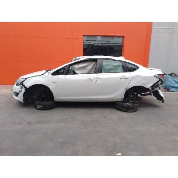 opel astra j lim. 4türig del año 2017